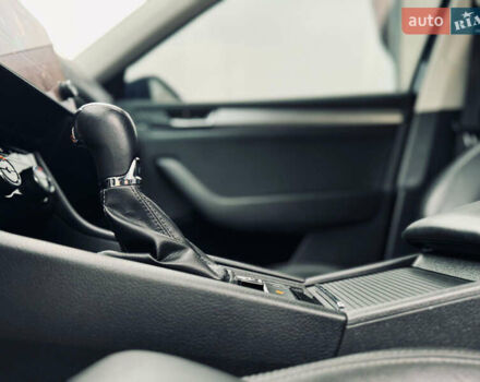 Синий Шкода Суперб, объемом двигателя 2 л и пробегом 198 тыс. км за 17200 $, фото 19 на Automoto.ua