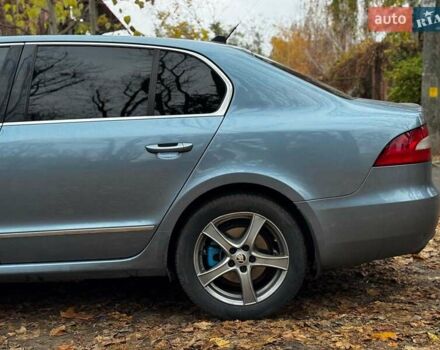 Синий Шкода Суперб, объемом двигателя 2 л и пробегом 345 тыс. км за 8640 $, фото 17 на Automoto.ua