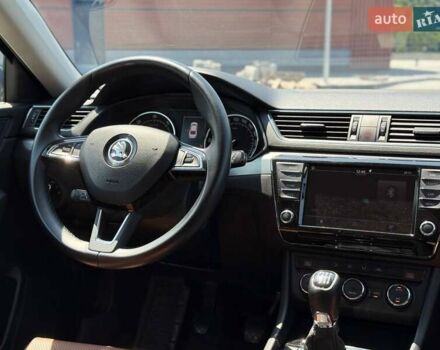 Синій Шкода Суперб, об'ємом двигуна 1.6 л та пробігом 284 тис. км за 13500 $, фото 33 на Automoto.ua