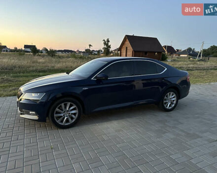 Синій Шкода Суперб, об'ємом двигуна 1.97 л та пробігом 250 тис. км за 15999 $, фото 3 на Automoto.ua