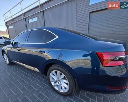 Синий Шкода Суперб, объемом двигателя 1.98 л и пробегом 25 тыс. км за 30999 $, фото 11 на Automoto.ua