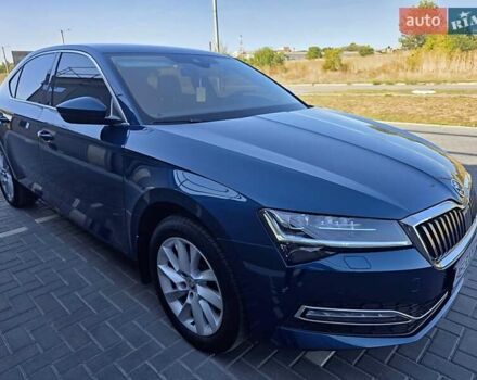 Синий Шкода Суперб, объемом двигателя 1.98 л и пробегом 25 тыс. км за 30999 $, фото 2 на Automoto.ua