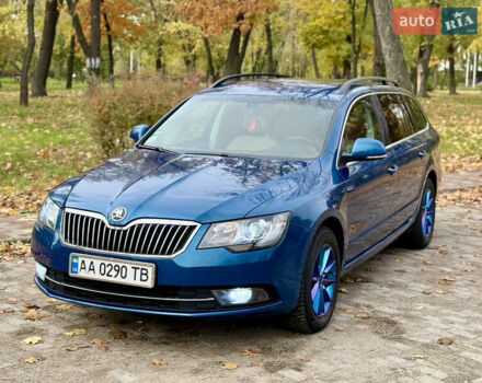 Синій Шкода Суперб, об'ємом двигуна 2 л та пробігом 325 тис. км за 10700 $, фото 1 на Automoto.ua
