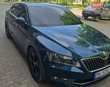 Синий Шкода Суперб, объемом двигателя 2 л и пробегом 203 тыс. км за 17000 $, фото 1 на Automoto.ua