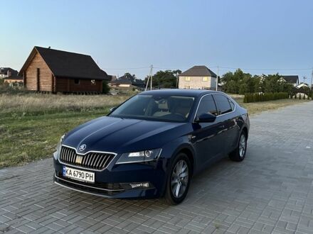 Синій Шкода Суперб, об'ємом двигуна 2 л та пробігом 250 тис. км за 15700 $, фото 1 на Automoto.ua