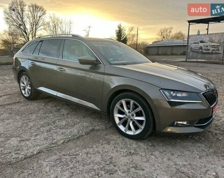 Зеленый Шкода Суперб, объемом двигателя 2 л и пробегом 289 тыс. км за 18300 $, фото 2 на Automoto.ua