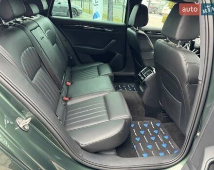 Зелений Шкода Суперб, об'ємом двигуна 2 л та пробігом 236 тис. км за 23900 $, фото 35 на Automoto.ua