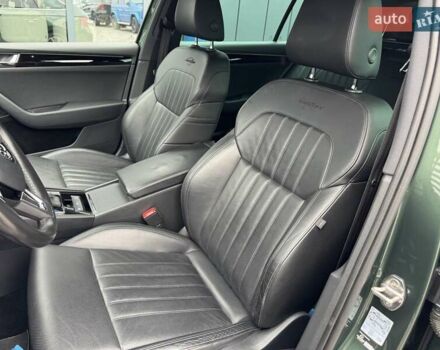 Зелений Шкода Суперб, об'ємом двигуна 2 л та пробігом 236 тис. км за 23900 $, фото 19 на Automoto.ua