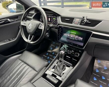 Зелений Шкода Суперб, об'ємом двигуна 2 л та пробігом 236 тис. км за 23900 $, фото 42 на Automoto.ua