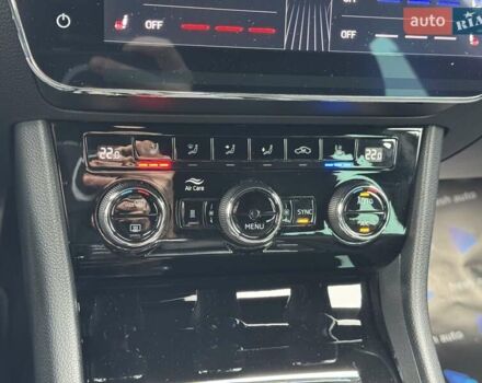 Зелений Шкода Суперб, об'ємом двигуна 2 л та пробігом 236 тис. км за 23900 $, фото 27 на Automoto.ua