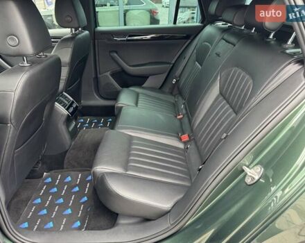 Зелений Шкода Суперб, об'ємом двигуна 2 л та пробігом 236 тис. км за 23900 $, фото 30 на Automoto.ua