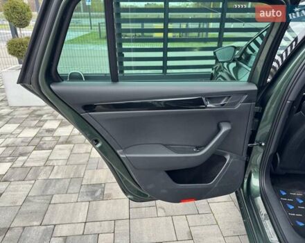 Зелений Шкода Суперб, об'ємом двигуна 2 л та пробігом 236 тис. км за 23900 $, фото 29 на Automoto.ua