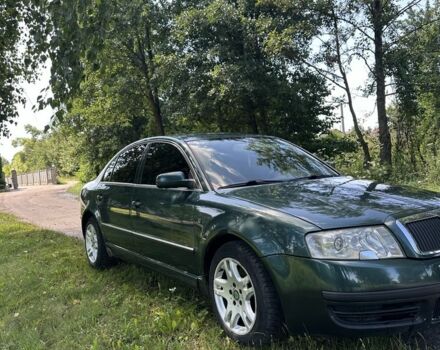 Зеленый Шкода Суперб, объемом двигателя 2 л и пробегом 321 тыс. км за 3100 $, фото 1 на Automoto.ua