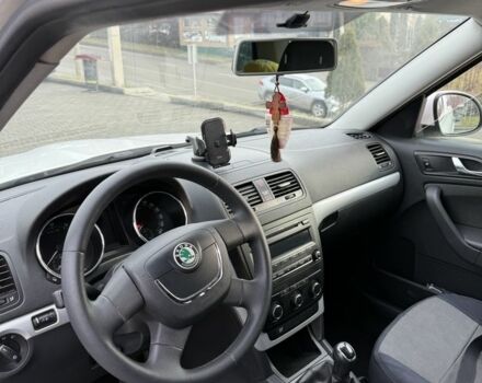 Білий Шкода Єті, об'ємом двигуна 1.4 л та пробігом 145 тис. км за 9000 $, фото 17 на Automoto.ua