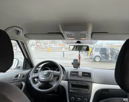 Білий Шкода Єті, об'ємом двигуна 1.4 л та пробігом 145 тис. км за 9000 $, фото 19 на Automoto.ua