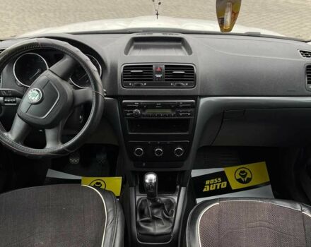 Белый Шкода Ети, объемом двигателя 1.2 л и пробегом 152 тыс. км за 9900 $, фото 8 на Automoto.ua