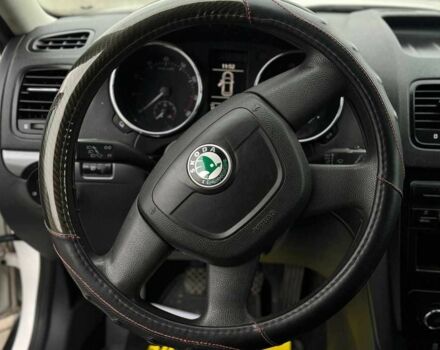 Белый Шкода Ети, объемом двигателя 1.2 л и пробегом 152 тыс. км за 9900 $, фото 9 на Automoto.ua