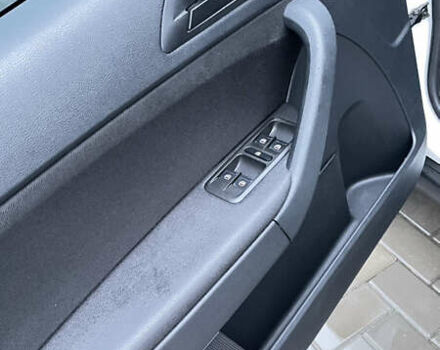 Білий Шкода Єті, об'ємом двигуна 1.2 л та пробігом 221 тис. км за 8200 $, фото 17 на Automoto.ua