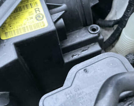 Білий Шкода Єті, об'ємом двигуна 1.2 л та пробігом 221 тис. км за 8200 $, фото 44 на Automoto.ua