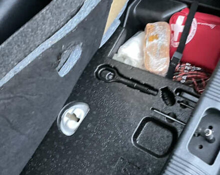 Білий Шкода Єті, об'ємом двигуна 1.2 л та пробігом 221 тис. км за 8200 $, фото 32 на Automoto.ua