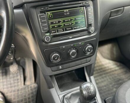 Белый Шкода Ети, объемом двигателя 1.2 л и пробегом 288 тыс. км за 3839 $, фото 6 на Automoto.ua