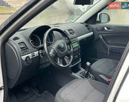 Білий Шкода Єті, об'ємом двигуна 1.4 л та пробігом 200 тис. км за 8999 $, фото 8 на Automoto.ua