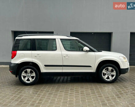 Білий Шкода Єті, об'ємом двигуна 1.4 л та пробігом 200 тис. км за 8999 $, фото 3 на Automoto.ua