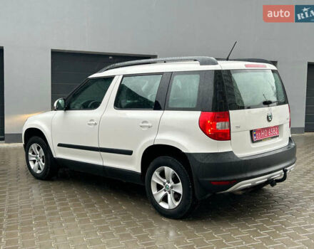 Білий Шкода Єті, об'ємом двигуна 1.4 л та пробігом 200 тис. км за 8999 $, фото 5 на Automoto.ua