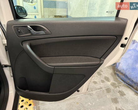 Белый Шкода Ети, объемом двигателя 2 л и пробегом 211 тыс. км за 14800 $, фото 20 на Automoto.ua