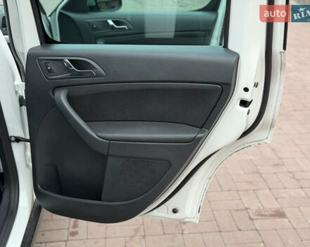 Білий Шкода Єті, об'ємом двигуна 2 л та пробігом 211 тис. км за 14800 $, фото 31 на Automoto.ua