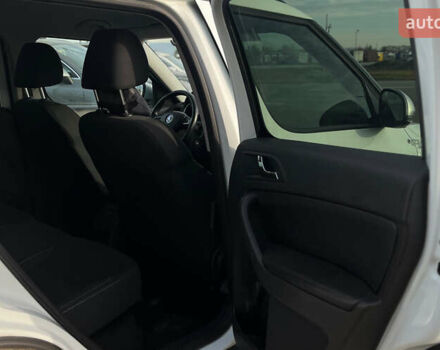 Белый Шкода Ети, объемом двигателя 1.97 л и пробегом 242 тыс. км за 12900 $, фото 23 на Automoto.ua