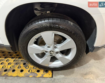 Белый Шкода Ети, объемом двигателя 2 л и пробегом 211 тыс. км за 14800 $, фото 11 на Automoto.ua