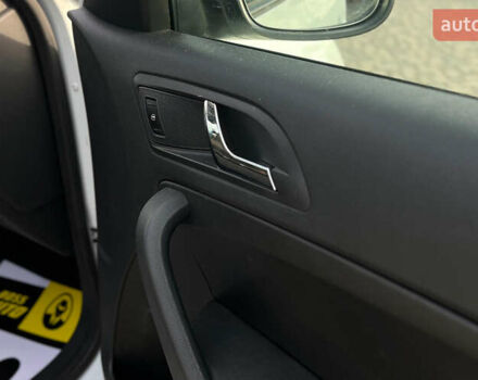 Белый Шкода Ети, объемом двигателя 1.97 л и пробегом 242 тыс. км за 12900 $, фото 13 на Automoto.ua