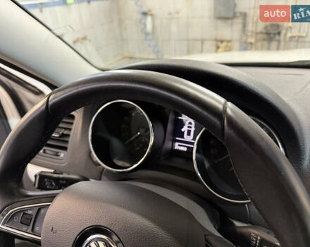 Белый Шкода Ети, объемом двигателя 2 л и пробегом 211 тыс. км за 14800 $, фото 31 на Automoto.ua