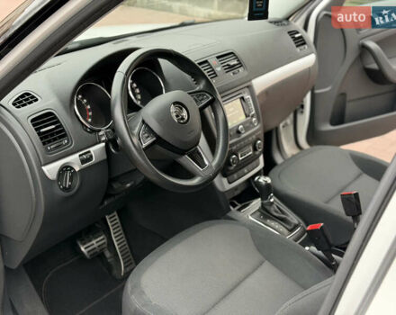 Білий Шкода Єті, об'ємом двигуна 2 л та пробігом 211 тис. км за 14800 $, фото 24 на Automoto.ua