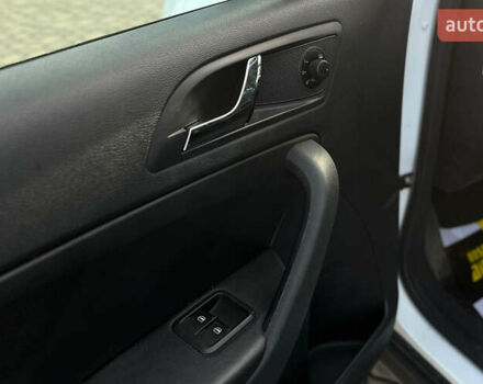 Белый Шкода Ети, объемом двигателя 1.97 л и пробегом 242 тыс. км за 12900 $, фото 19 на Automoto.ua