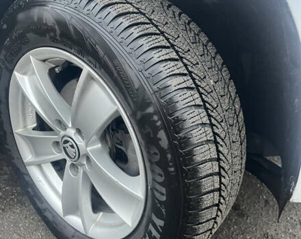 Белый Шкода Ети, объемом двигателя 1.97 л и пробегом 247 тыс. км за 15000 $, фото 7 на Automoto.ua