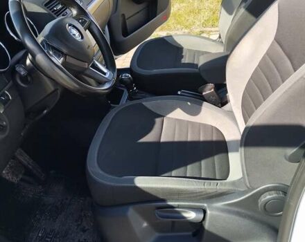 Белый Шкода Ети, объемом двигателя 1.97 л и пробегом 305 тыс. км за 12500 $, фото 35 на Automoto.ua