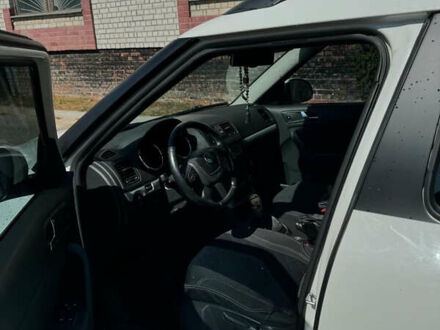 Білий Шкода Єті, об'ємом двигуна 1.97 л та пробігом 342 тис. км за 8500 $, фото 1 на Automoto.ua