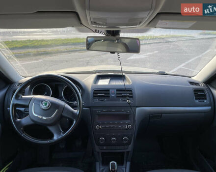 Бежевий Шкода Єті, об'ємом двигуна 1.2 л та пробігом 136 тис. км за 6999 $, фото 11 на Automoto.ua