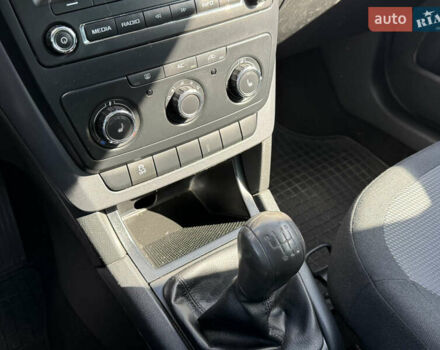 Черный Шкода Ети, объемом двигателя 1.2 л и пробегом 180 тыс. км за 7500 $, фото 53 на Automoto.ua