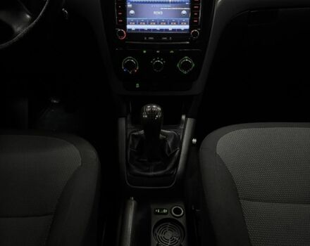 Коричневый Шкода Ети, объемом двигателя 2 л и пробегом 210 тыс. км за 7000 $, фото 14 на Automoto.ua