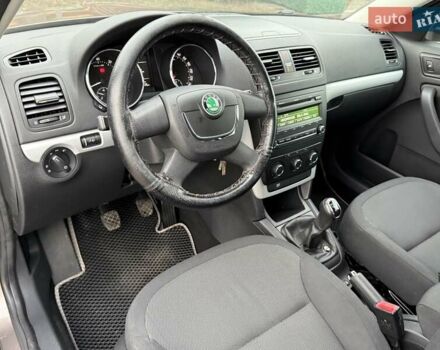 Коричневий Шкода Єті, об'ємом двигуна 1.2 л та пробігом 127 тис. км за 6900 $, фото 44 на Automoto.ua