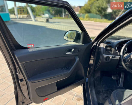 Сірий Шкода Єті, об'ємом двигуна 1.2 л та пробігом 220 тис. км за 9000 $, фото 2 на Automoto.ua