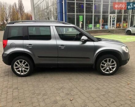 Сірий Шкода Єті, об'ємом двигуна 1.2 л та пробігом 198 тис. км за 7450 $, фото 4 на Automoto.ua