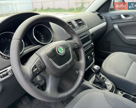 Сірий Шкода Єті, об'ємом двигуна 1.6 л та пробігом 327 тис. км за 9600 $, фото 3 на Automoto.ua