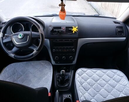 Серый Шкода Ети, объемом двигателя 1.2 л и пробегом 175 тыс. км за 8000 $, фото 1 на Automoto.ua