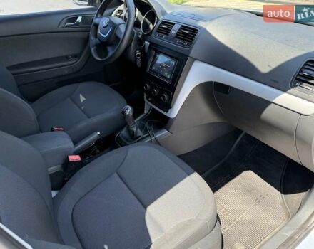 Синій Шкода Єті, об'ємом двигуна 1.2 л та пробігом 139 тис. км за 8200 $, фото 44 на Automoto.ua