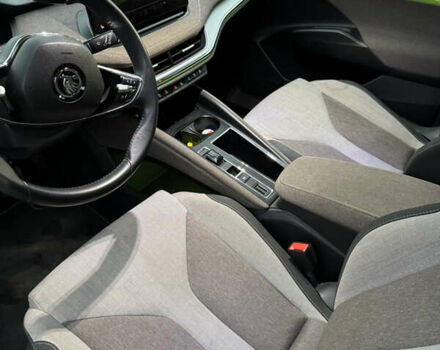 Белый Шкода Enyaq iV, объемом двигателя 0 л и пробегом 86 тыс. км за 23000 $, фото 13 на Automoto.ua