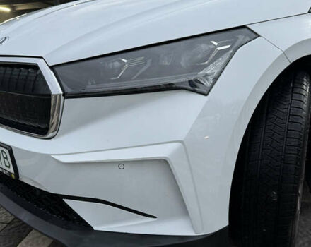 Белый Шкода Enyaq iV, объемом двигателя 0 л и пробегом 86 тыс. км за 23000 $, фото 3 на Automoto.ua